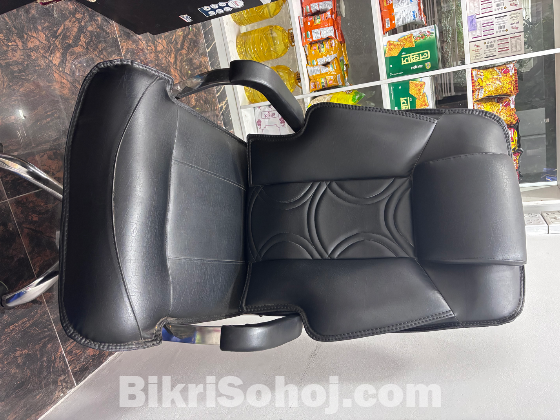 Office Chair + Desk for Sale (Almost New)